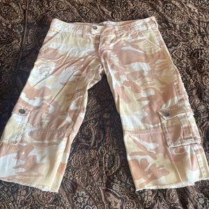 Very cute comfy capris